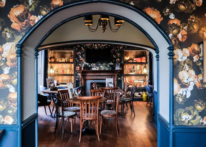 The Angel - The Collection Group Inn